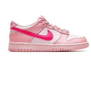 Nike Dunks Triple Pink